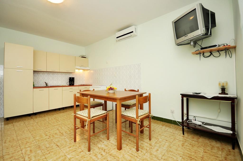 Apartments Ivan Duće Kamer foto